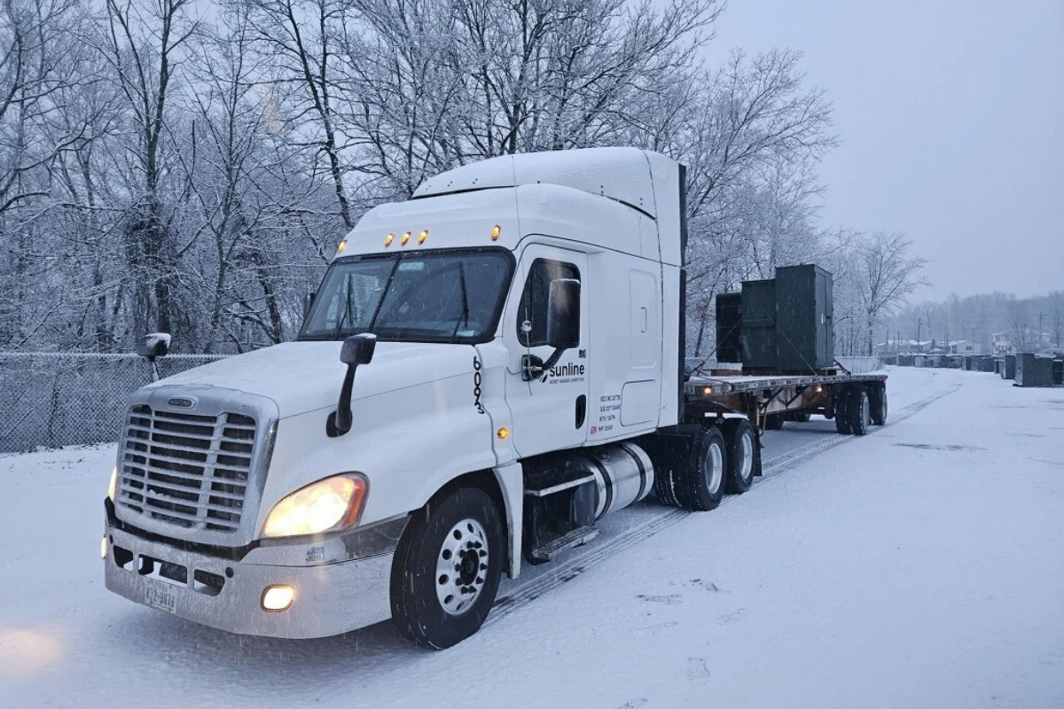 A flatbed in snowy weather